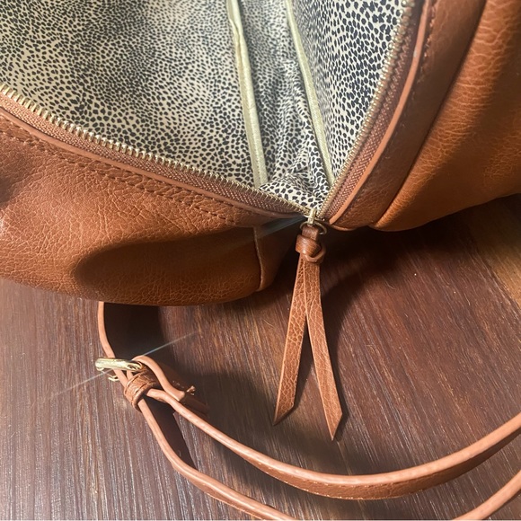 Cognac Faux Leather Weekender bag - Picture 9 of 12